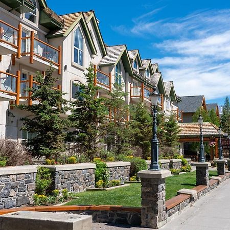 The Rundlestone Lodge Банф Екстериор снимка